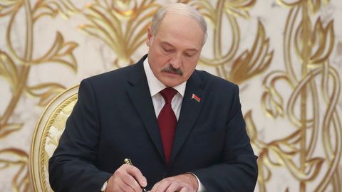 Aleksandr Lukashenko Belarus prezidenti vazifasini bajarishga kirishdi 