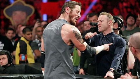 Ueyn Runi restlerni tarsaki bilan yer tishlatdi (video)