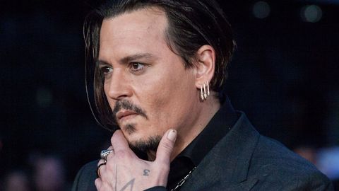 Avstraliyada aktyor Jonni Depp ikkita kuchukchasini mamlakatga ruxsatsiz olib kirgani bo‘yicha sud majlisi o‘tkazildi