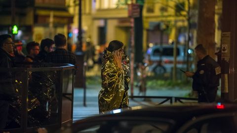 Teraktlardan so‘ng parijliklar ehtiyojmandlarga tunash uchun joy bermoqda, taksichilar esa yo‘lovchilarga bepul xizmat qilmoqda