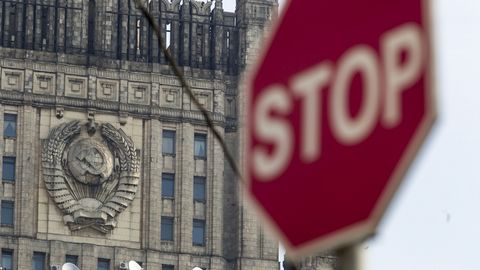 Rossiya TIV: Turkiya elchisiga Su-24 urib tushirilishi tufayli qat’iy e’tiroz bildirildi