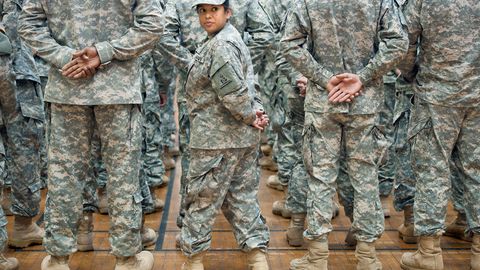 Jon Makkeyn AQShning Suriya va Iroqdagi harbiy ishtirokini kengaytirishni taklif qildi