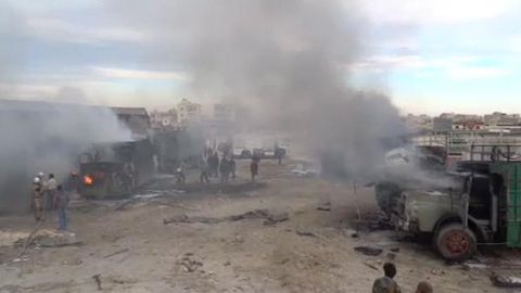 Turkiya—Suriya chegarasida yuk mashinalari karvoni bombardimon qilindi