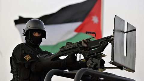Иорданиядаги полиция ўқув марказида 2 америкалик отиб ташланди