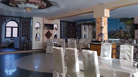 Москвада ўзбеклар томонидан очилган «Я Самарканд» кафесига ниқоб таққан 19 безори ҳужум қилди