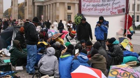 Germaniya hukumati qochoqlar uchun “tranzit  hudud”lar  yaratmaslikka kelishib oldi
