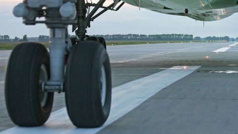 Xitoyning C919 birinchi yo‘lovchi samolyoti Shanxayda konveyerdan chiqdi