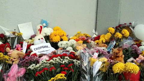 Abdulaziz Kamilov Misrdagi aviahalokat munosabati bilan Rossiya elchixonasidagi Hamdardlik kitobiga qayd kiritdi