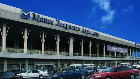Qirg‘izistondagi “Manas” aeroporti bomba joylashtirilgani haqidagi xabar tufayli qurshab olindi