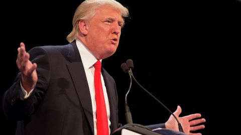 Трамп АҚШ президентлигига сайловларда мустақил номзод сифатида қатнашмоқчи эмас