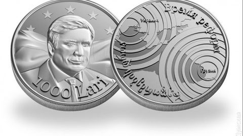 Украинада Саакашвили тасвири туширилган тангалар чиқарилди