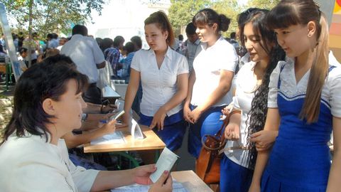 O‘zbekistonda ish beruvchi, bitiruvchilar va ota-onalar o‘rtasidagi uch tomonlama shartnomalarning to‘liq bajarilishini ta’minlash choralari ko‘riladi