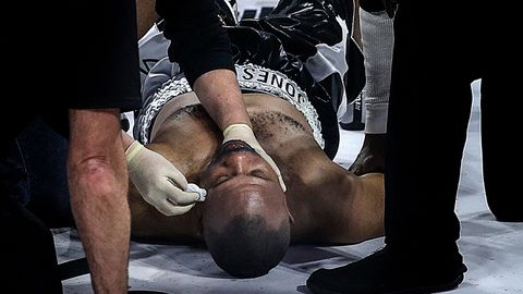 Roy Jons Rossiya fuqaroligini olganidan keyingi birinchi jangda mag‘lubiyatga uchradi