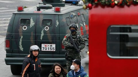 Хитой технокомпанияларга махфий маълумотларни тақдим этиш мажбуриятини юкловчи аксилтеррор қонунини қабул қилди