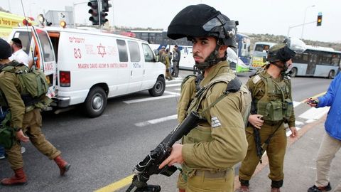 Isroil askarlari harbiy xizmatchini yarador qilgan ikki falastinlikni otib o‘ldirdi