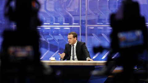 Dmitriy Medvedev televideniyeda ikkinchi raqamli siyosatchi maqomidan ayrildi