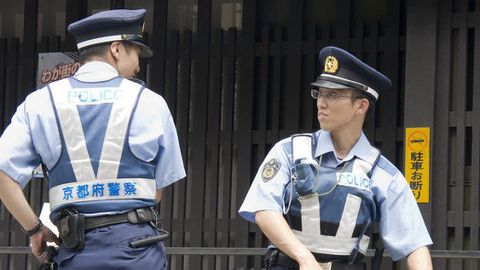 Yaponiyadagi osori-atiqalar bozori savdo qatorlariga avtomobil kelib urilishi oqibatida 5 kishi jabrlandi