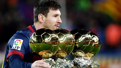 Месси кетма-кет 9 йил «Олтин тўп»га даъвогарларнинг якуний учлигига кирган илк футболчи бўлди