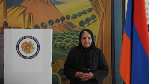 Armanistonda konstitutsiyaviy islohot bo‘yicha referendum yakuniga yetdi