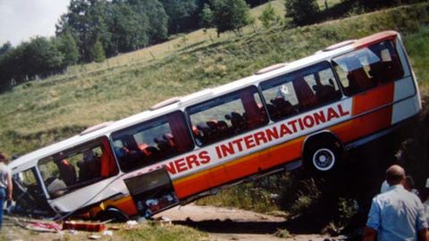 Hindistonda avtobusning daryoga qulab ketishi oqibatida 15 kishi halok bo‘ldi