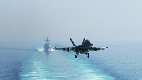 AQSh bombardimonchi samolyoti Xitoyning bahsli orollari yaqinidan uchib o‘tdi