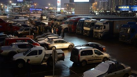 Rossiya prezidenti ma’muriyati binosi yonida uzoq masofaga yuk tashuvchi haydovchilar aksiya boshladi