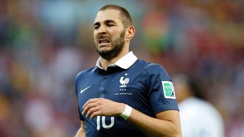 Karim Benzema uni termadan chetlatgan Fransiya futbol federatsiyasining qarorini hurmat qilishini bildirdi