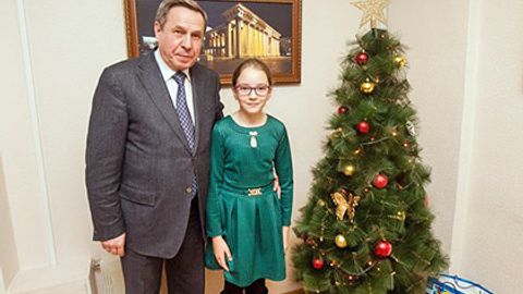 Putin 5-sinf o‘quvchisiga yangi yil munosabati bilan velosiped sovg‘a qildi