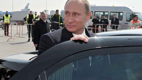 Финляндияда Путинни қора рўйхатга киритган полициячилар судланди