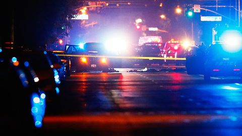 Барак Обама: Калифорниядаги отишмада террорчиларнинг қўли бўлиши мумкин