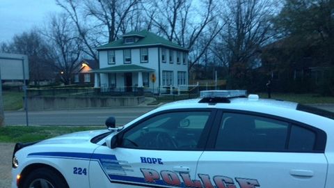 Bill Klintonning bolaligi o‘tgan uy olovdan zarar ko‘rdi