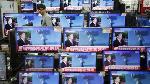 KXDR AQShning Janubiy Koreyaga bombardimonchi samolyot joylashtirishiga yadro bilan javob qilishini aytdi