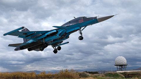 Rossiya mudofaa vazirligi Su-34 Turkiya havo chegarasini buzganligi haqidagi ma’lumotlarni inkor etdi