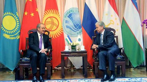 Abdulaziz Kamilov Pekinda ShHT Bosh kotibi Rashid Alimov bilan uchrashdi