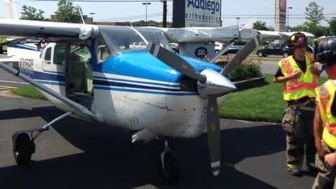 OAV: Yengil motorli samolyot Floridadagi katta yo‘lda favqulodda qo‘nishni amalga oshirdi