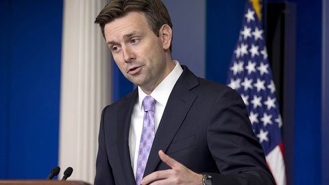 AQSh prezidenti matbuot kotibi mamlakat moliya vazirining Putinning korrupsiyalashganligi haqidagi bayonotiga qo‘shildi