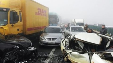 Janubiy Koreyada 60 ta avtomashina ishtirokidagi YTH sodir bo‘ldi