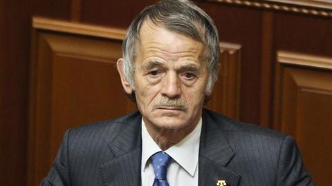 Simferopol sudi Qrim tatarlari yetakchisini sirtdan hibsga oldi