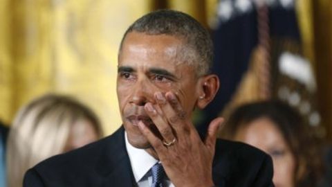 Obama AQShda qurol aylanishi ustidan nazoratni kuchaytirish haqidagi nutqi chog‘ida yig‘lab yubordi (video)