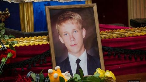 «Донецк Халқ Республикаси» айирмачилари ўлдирилган 17 ёшли футболчи бошини унинг онасига юборди
