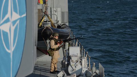 Gruziyaning Batumi portiga 4 ta NATO kemasi kirib bordi