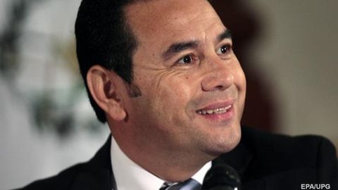 Gvatemalaning yangi prezidenti maoshining 60 foizini xayriya uchun ajratdi