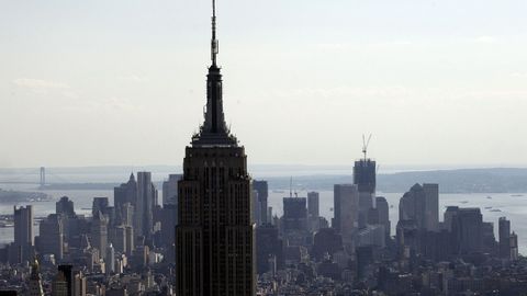 Nyu-Yorkdagi eng mashhur osmono‘par binoga uchuvchisiz havo qurilmasi kelib urildi