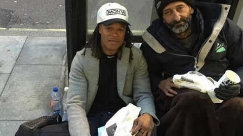 Sobiq futbolchi Edgar Davids tushligini turinlik boshpanasiz bilan baham ko‘rdi