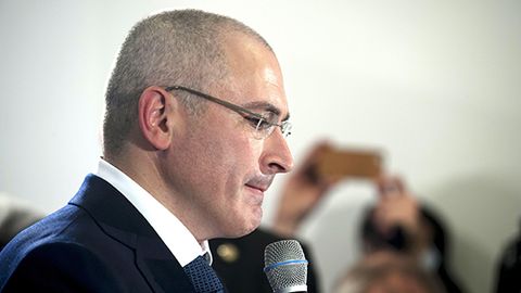 Xodorkovskiy o‘zining Putin oldidagi majburiyatlarini “Kremlning uydirmasi” deb atadi
