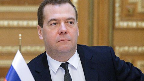 Medvedev G‘arbga sanksiyalar bekor qilinadigan aniq sanani aytishni taklif qildi