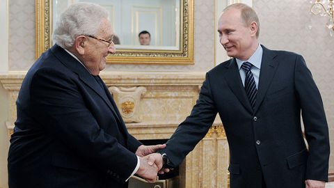 Putin AQShning sobiq davlat kotibi Genri Kissinjer bilan uchrashdi