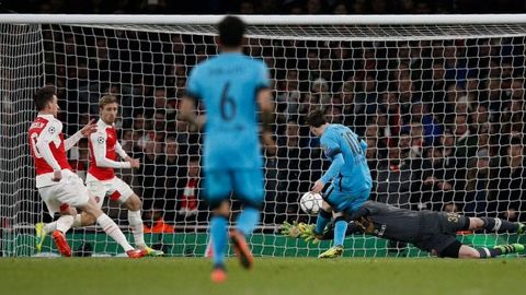 Lionel Messi faoliyatida birinchi marta Petr Chex darvozasiga gol kiritdi