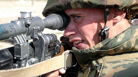 Rossiya Tojikistondagi harbiy kontingentini qisqartiradi