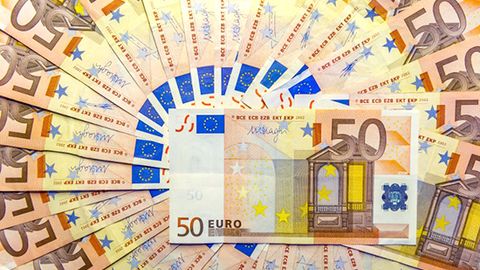 Yevroning Moskva birjasidagi kursi 90 rubldan oshib ketdi